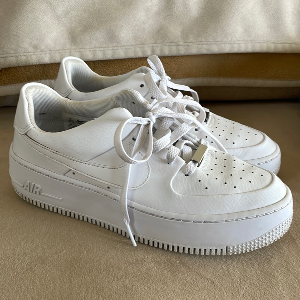 Nike Air Force 1 Sage Low
